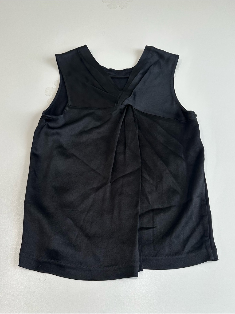 3-1 Phillip Lim black sleeveless blouse twist or knot detail at the back Sz 6 - Picture 2 of 12